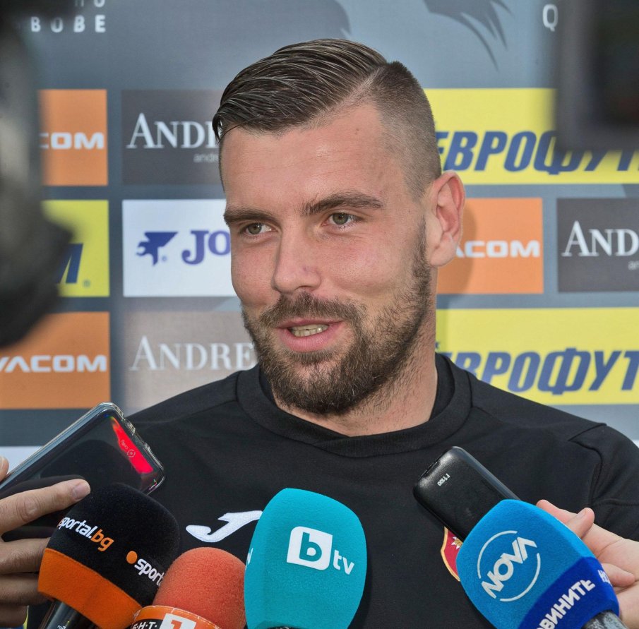 Нов вратар започна тренировки с Левски