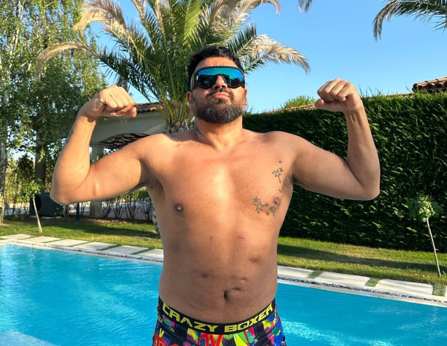 СЛЕД ПОРЕДНАТА ПРОВОКАЦИЯ: Фенове скочиха срещу Азис и Атижа (СНИМКИ)