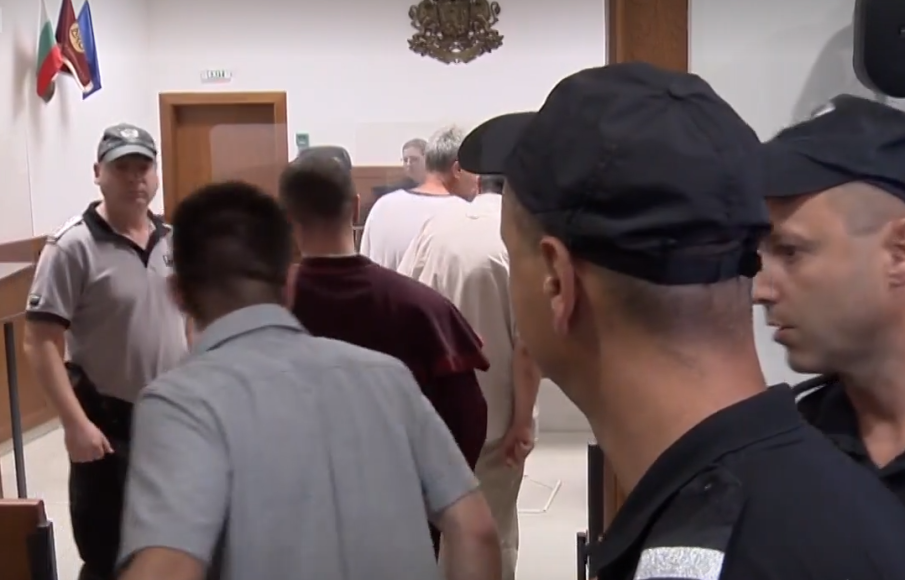 След побоя на „Славейков“: Съдът пусна младежите срещу подписка