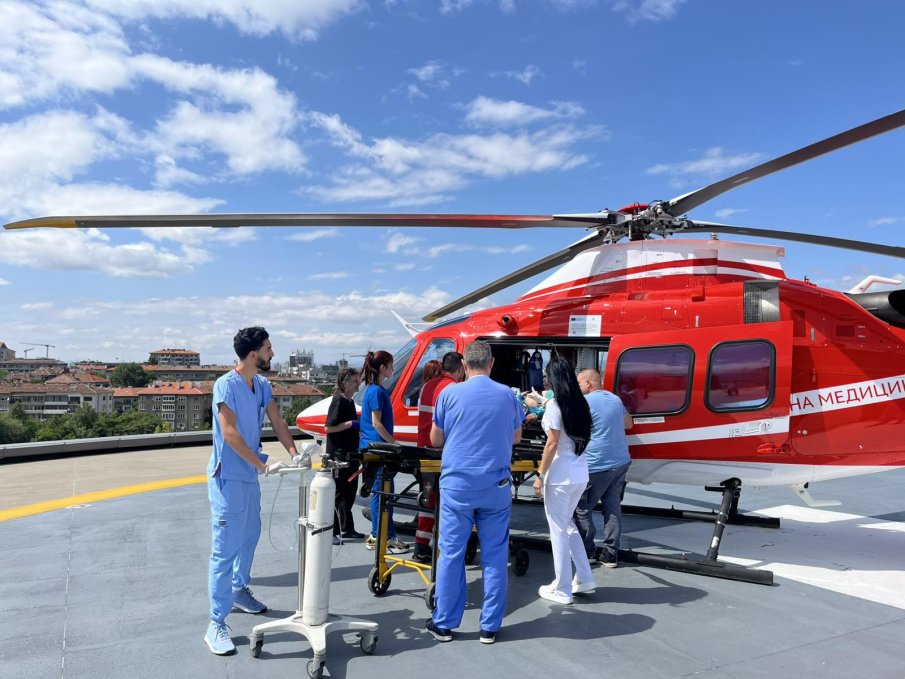 Вдигнаха въздушната лиинейка от Разлог до София за пациент в тежко състояние, паднал от 6-метрова височина