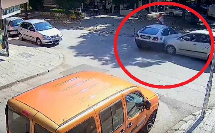 20-годишно камикадзе предизвика катастрофа в Пловдив и удари пешеходка на тротоар (СНИМКА)