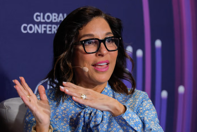 Изпълнителният директор на Екс подаде оставка