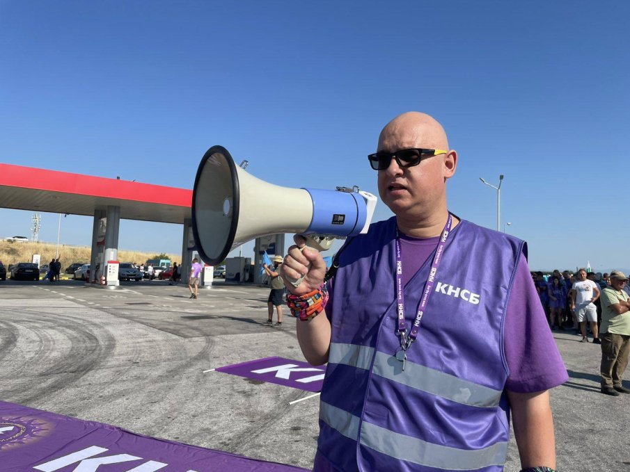 НА ПРОТЕСТА: Задържаха шеф на КНСБ на магистрала Тракия