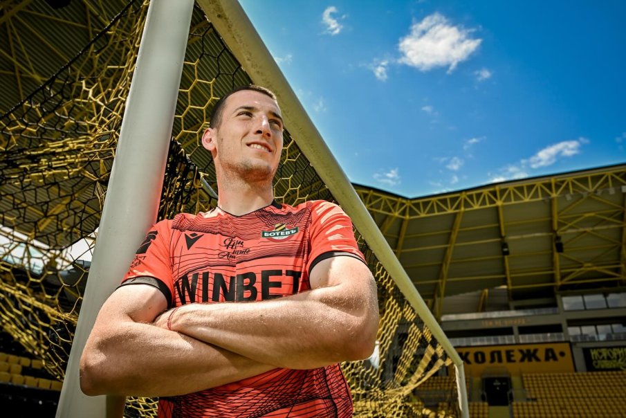 Вратар се завърна в Ботев (Пловдив)