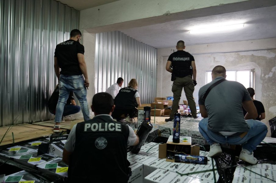 РАЙСКИ ГАЗ ЗА 20 МИЛИОНА: Министър Митов поздрави Икономическа полиция за акцията в Дианабад