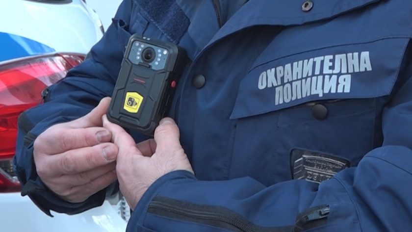 Закупуват 13 400 бодикамери за полицаите
