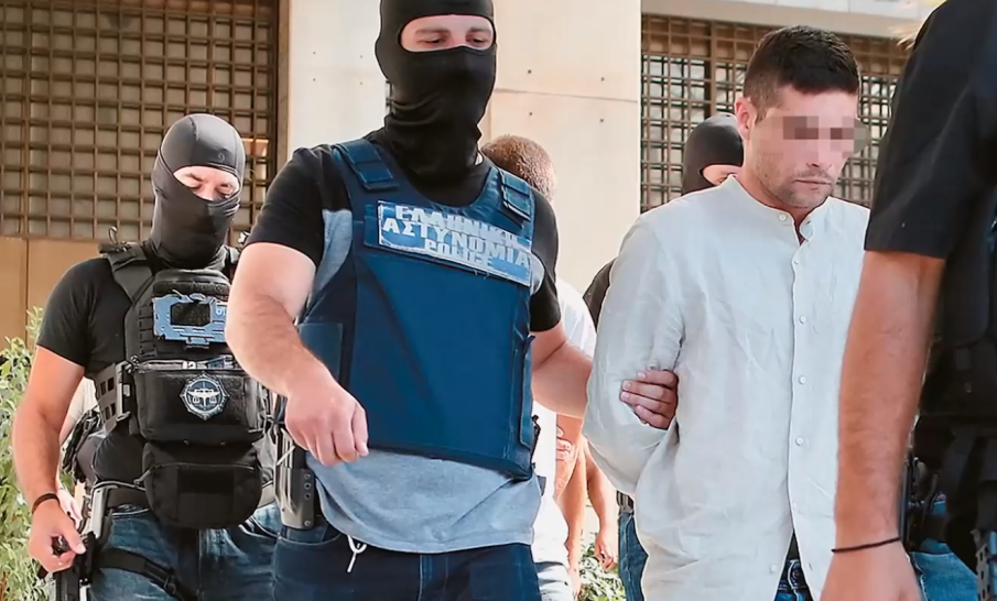 Българинът, участвал в убийството на преподавател от Бъркли в Атина, застава пред съда