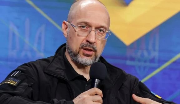 Премиерът на Украйна подаде оставка