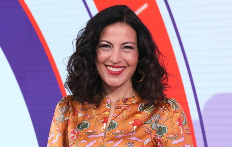 САМО В ПИК И РЕТРО: Деси Стоянова изкарва 30 бона на месец