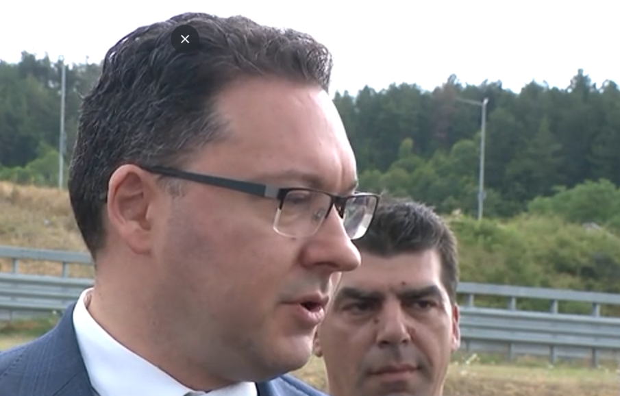 Даниел Митов с ВАЖНО предупреждение: Пазете се от измамници, които ви предлагат да превалутират левове в евро