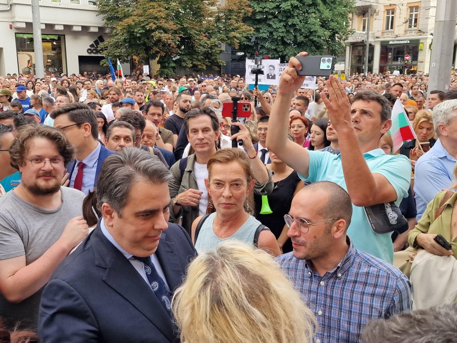 Германското посолство отговори на МВнР за издънката на посланичката си