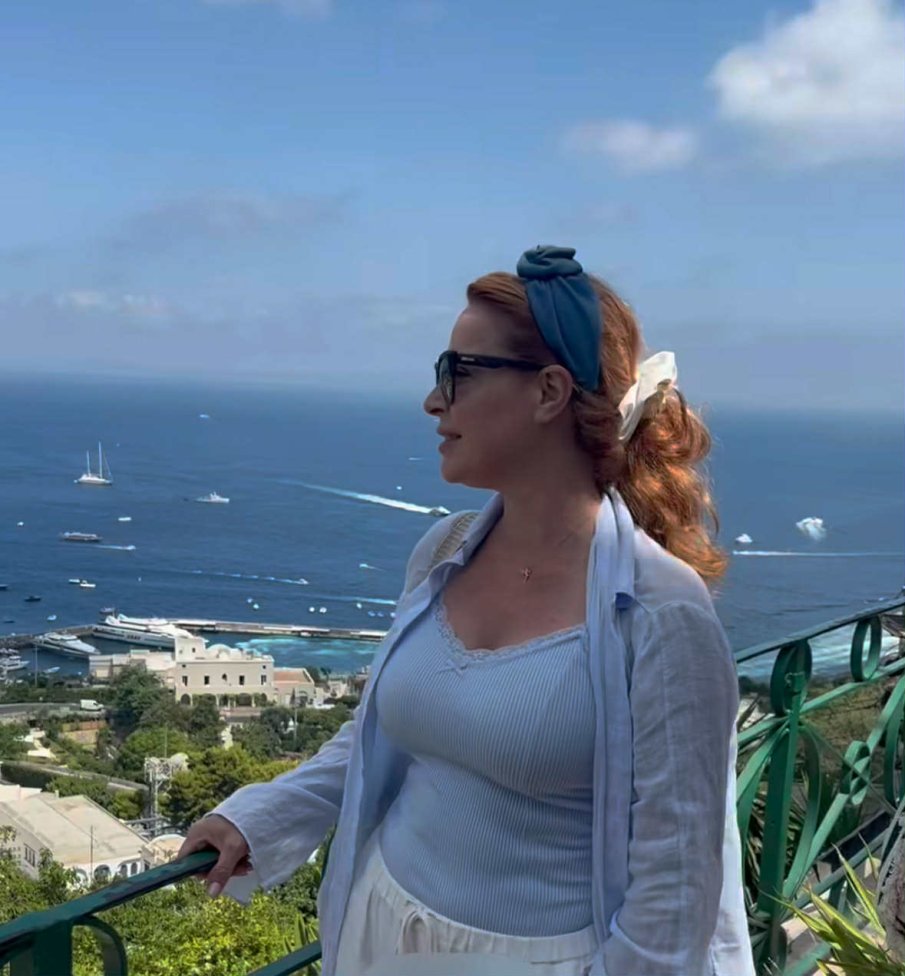 Мира Добрева пропищя от цените в Капри (Снимки)