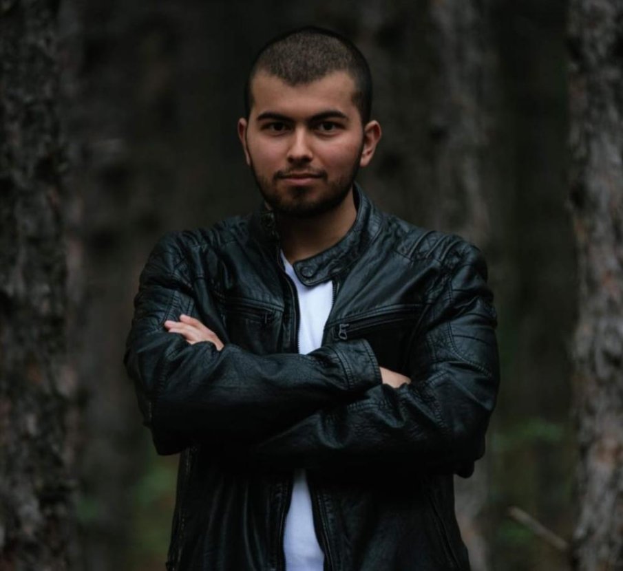 Близки и приятели изпращат младия писател Иво Христов в последния му път