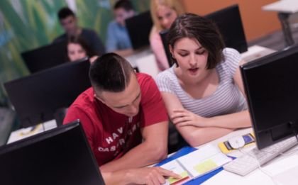 Студентите от България и РСМ са рамо до рамо в пътуващия летен университет