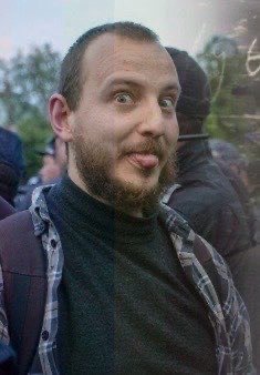 ОТВРАТ! Близал ли е Манол Глишев тоалетни чинии като Христо Гешов?