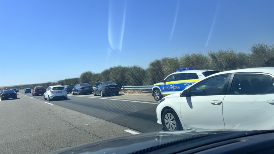 ОТ ПЛАЖА КЪМ СОФИЯ! Поредна тапа на АМ Тракия заради катастрофа