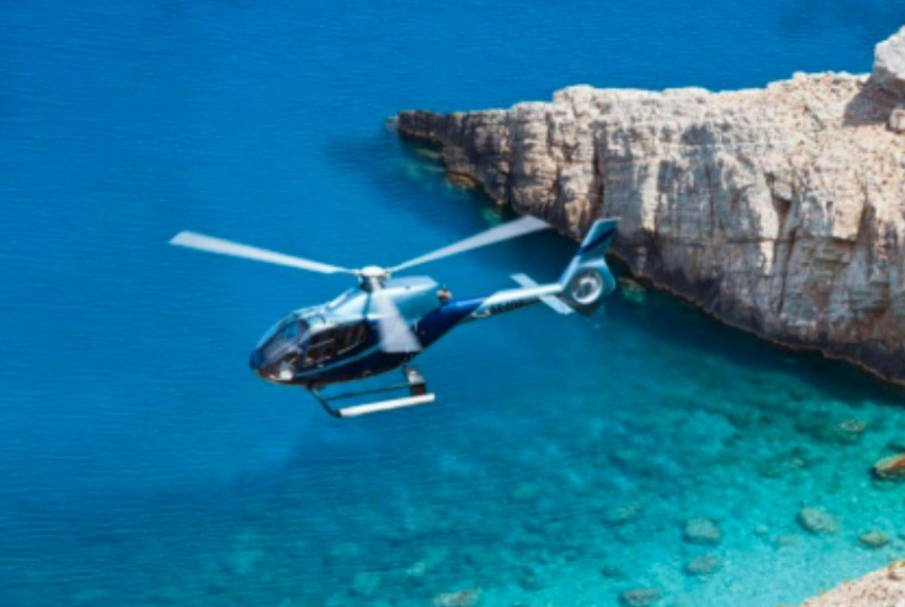 Пожарогасителен хеликоптер падна в залива Елевсина (СНИМКА)