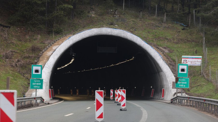 Инцидент затвори движението по Хемус преди тунел Витиня