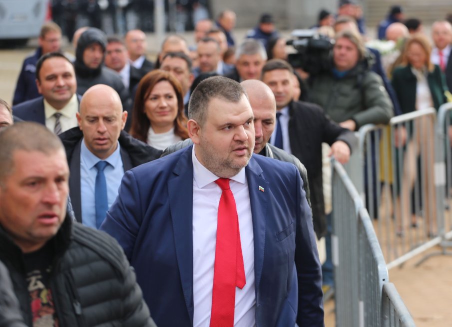 Пеевски вече е незаобиколим фактор, преглътнете го