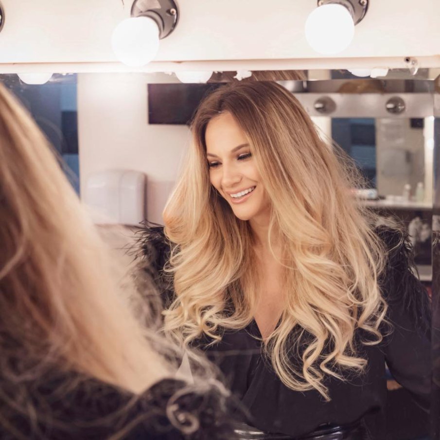 Зейнеб тормози прислугата си