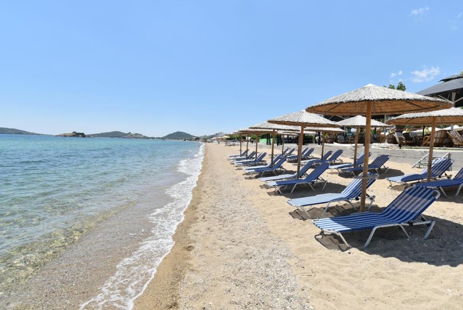 Половината гърци нямат пари за почивка