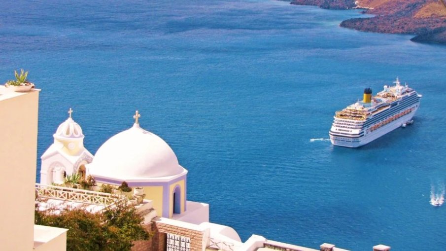 Такса срещу тълпите: Гръцки остров ограничава еднодневния туризъм