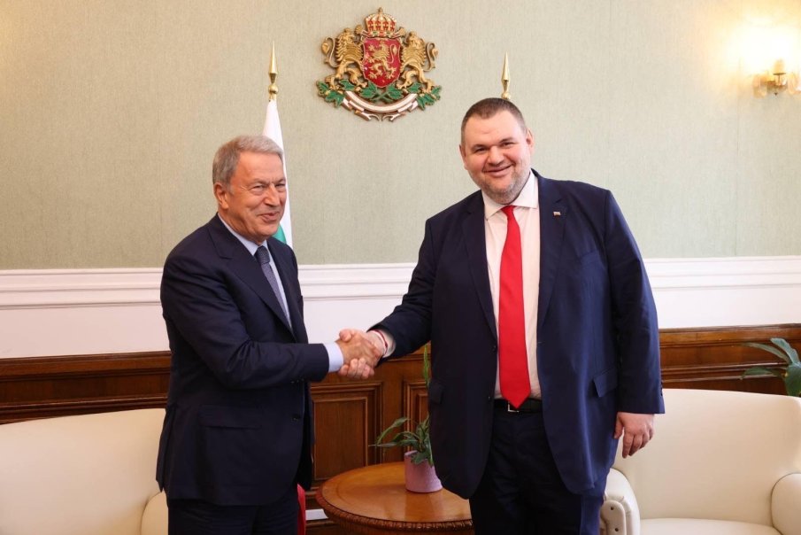 ГОРЕЩО В ПИК! Делян Пеевски се срещна с генерал Хулуси Акар, председател на комисията по отбрана на Меджлиса