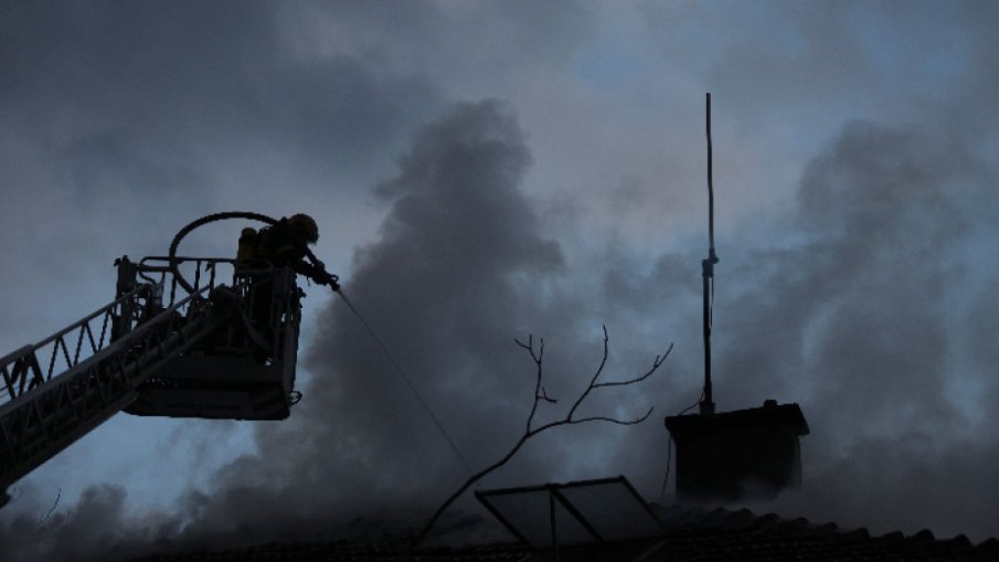 49-годишен мъж е предизвикал пожар в пернишкия квартал Рудничар