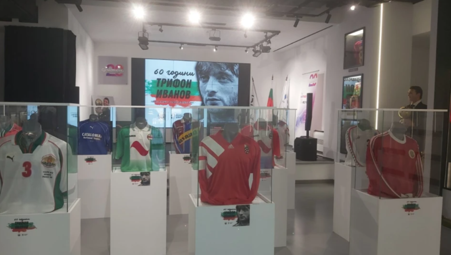 Стоичков организира изложба в памет на Трифон Иванов