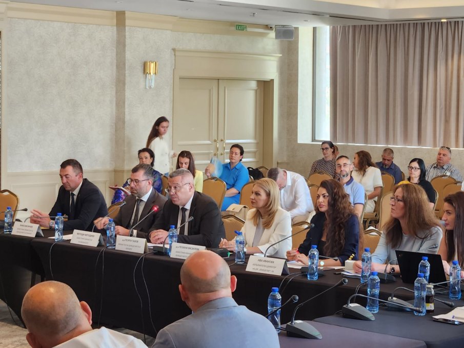 Министър Георги Тахов: С преминаването към еврото българските производители ще имат по-лесен достъп до европейските пазари