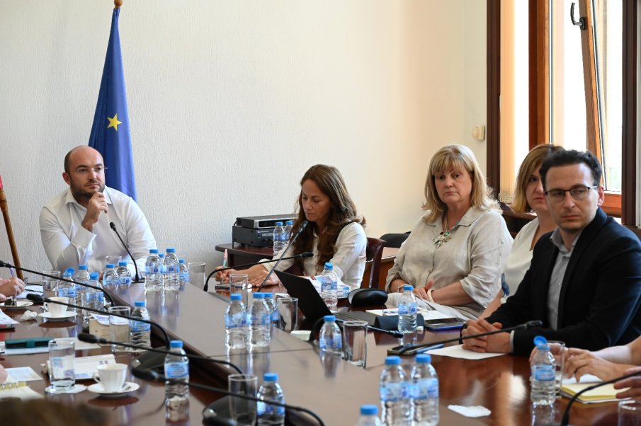 Министър Георгиев: Работим по мащабна нормативна реформа срещу имотните измами 