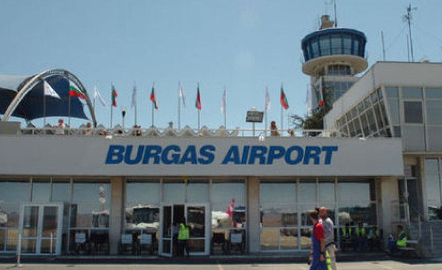Служителите на Летище Бургас се готвят за стачка - заплатите били обидно ниски