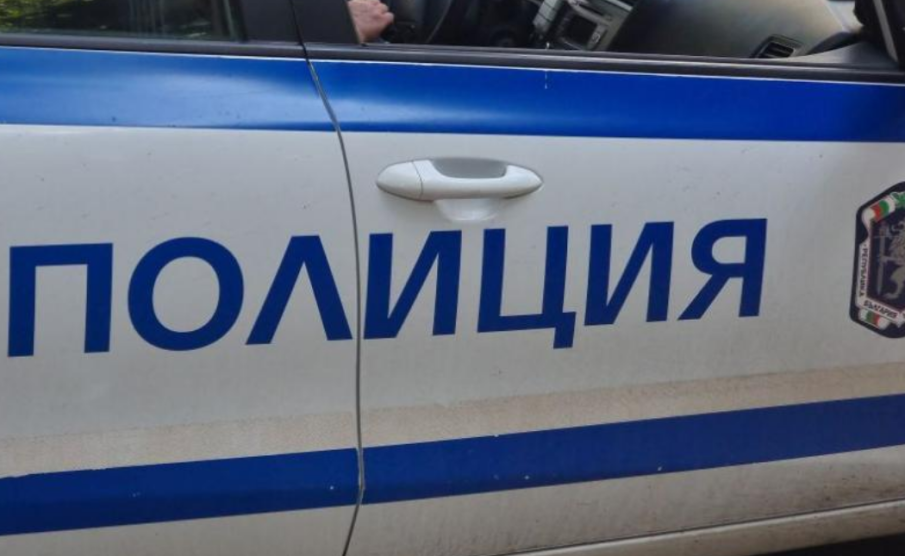 Двама души пострадаха при катастрофа край Мездра, движението е ограничено