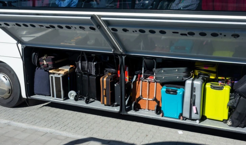 Намериха 2-годишно момиченце в куфар в багажно отделение на автобус