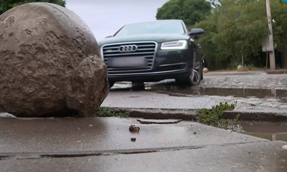 20-годишен шофьор помете тийнейджър на тротоар