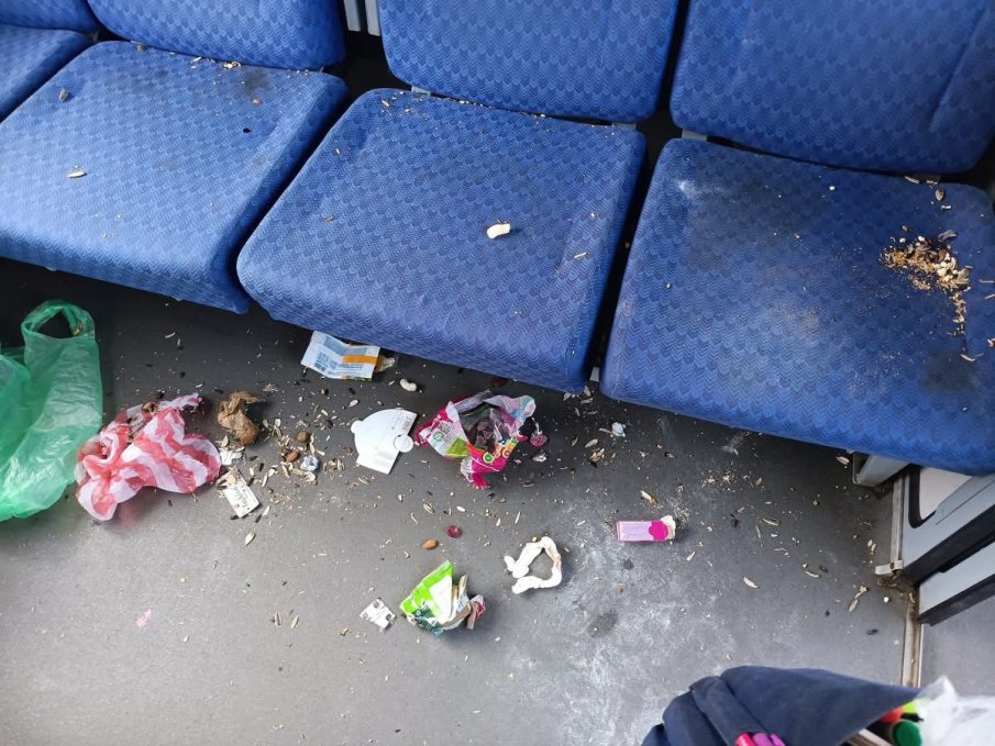 БДЖ алармира, че пътниците замърсяват влаковете (СНМИКИ)