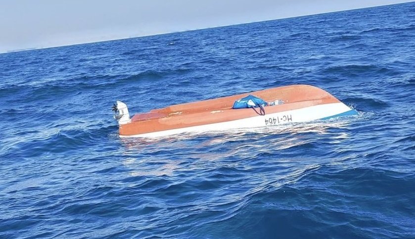 Лодка със 7 души на борда се разби в скали край гръцкия остров Диапорос