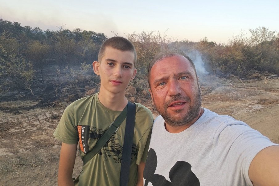 ГЕРОЙ В ПЛАМЪЦИТЕ: 16-годишно дете засрами цяла България