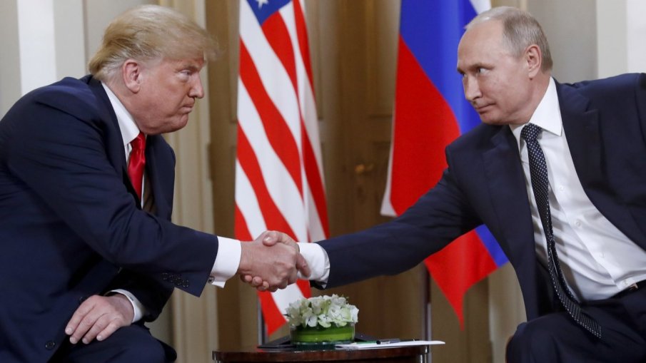 Тръмп посреща Путин с червен килим на Аляска