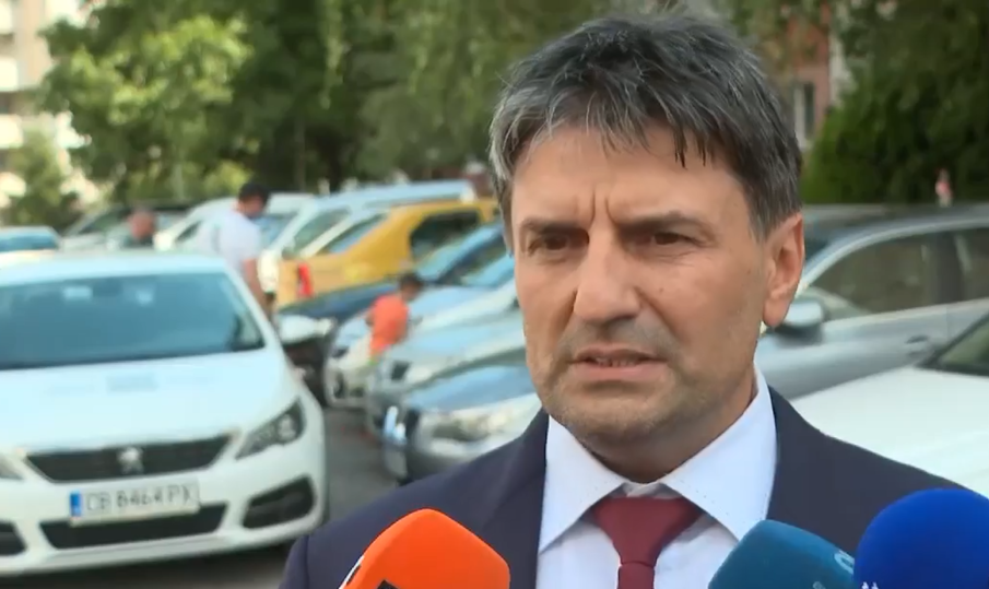 СПЕЦАКЦИЯ! Трима арестувани с 10 000 фалшиви евро с изключително високо качество