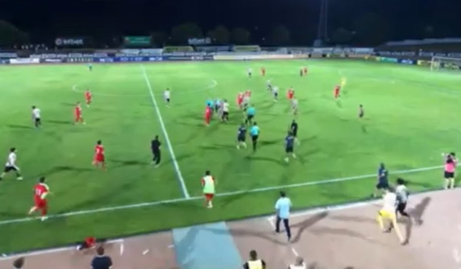 Голям скандал на мач в Горна Оряховица, пострада играч на Беласица (СНИМКИ)