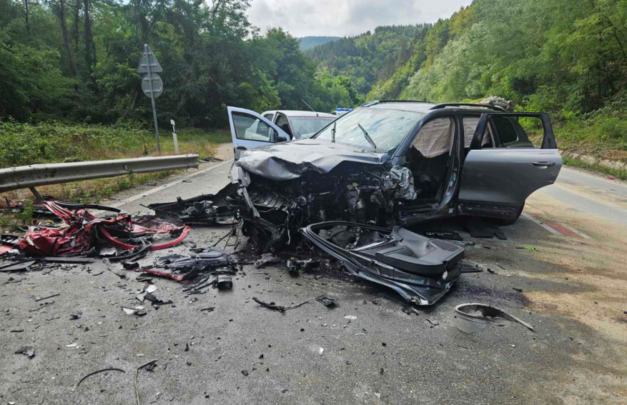 Тежка катастрофа на прохода Хаинбоаз, движението е затруднено
