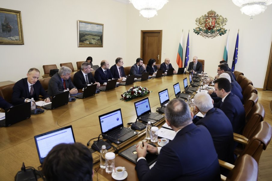 СУПЕР НОВИНА! Правителството предлага още два почивни дни по Нова година