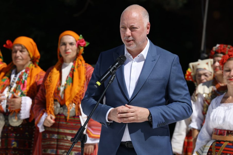 Желязков: На събора в Копривщица с песен, танц, слово и облекло показваме духа на българина и нашата традиция