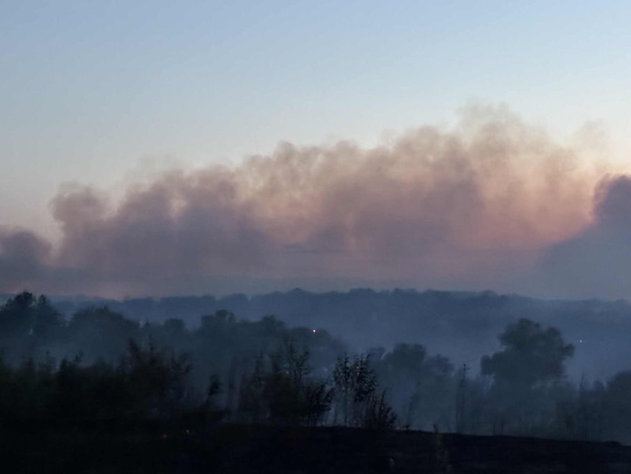 Борбата с двата пожара в Хасковско продължава