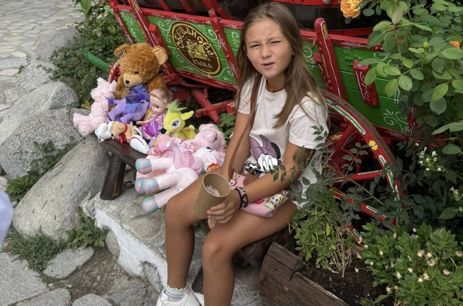 Малката Дара с голямо сърце: Детски жест на състрадание трогна Банско (СНИМКИ)