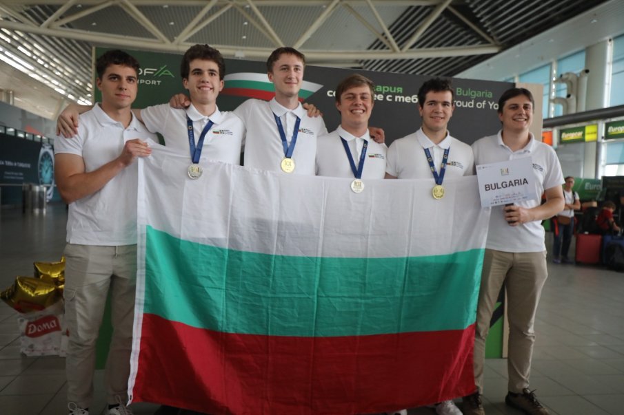 Два златни и два сребърни медала за България от Международната олимпиада по информатика