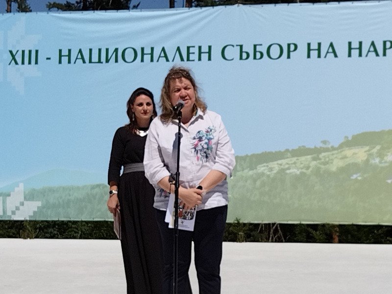 Киселова в Копривщица: За да градим своето бъдеще трябва да познаваме своята история, която е вплетена в дълбоките корени на нашия фолклор