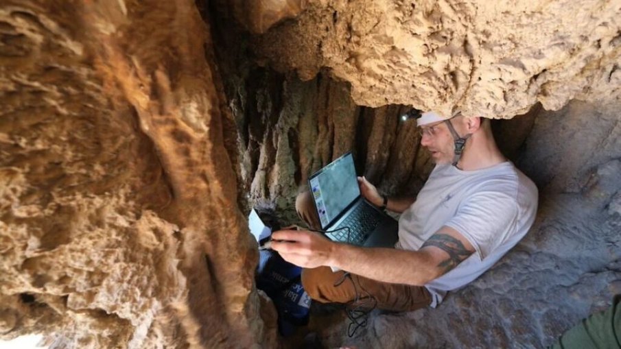 Откриха уникален надпис на 1900 години в пещера на Мъртво море