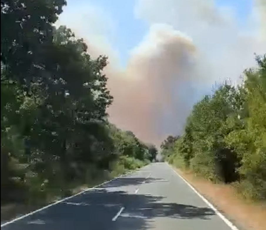 ДЪРЖАВАТА ГОРИ: Бедствено положение в три села в Община Средец заради голям пожар